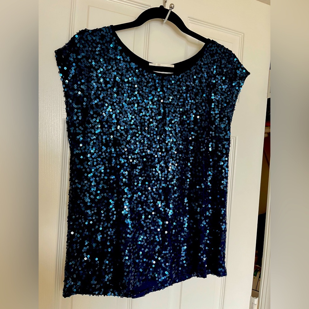 JB by Julie Brown Navy Sequin Blouse w/ golden buttons on back Size P fits S/M